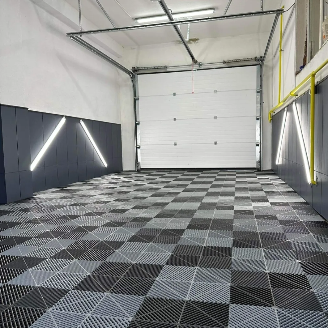 Hexagon osvětlení se šedo černou modulární podlahou